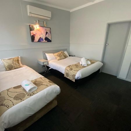 Charlton Motel Екстериор снимка