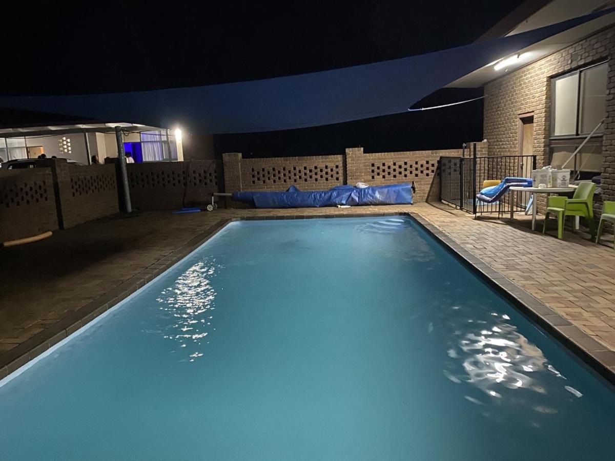 Charlton Motel Екстериор снимка