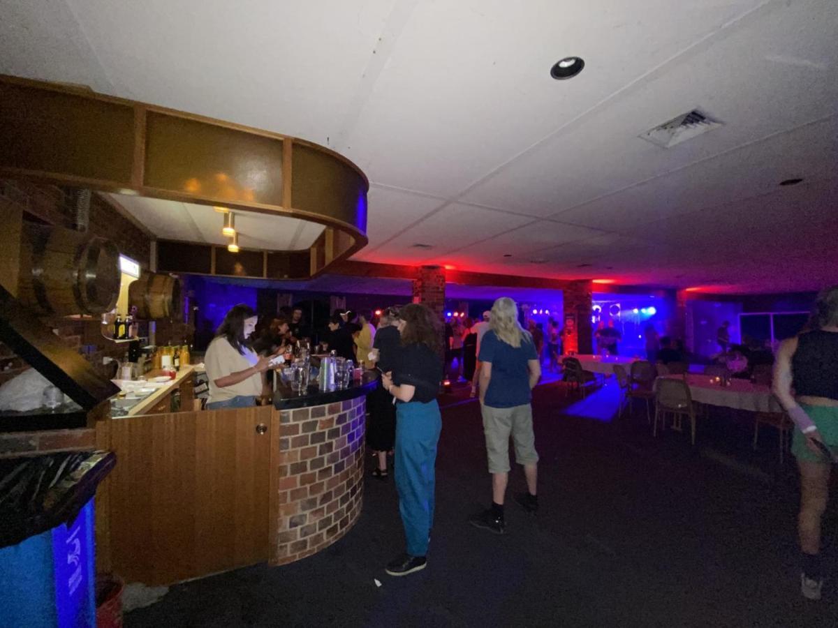Charlton Motel Екстериор снимка