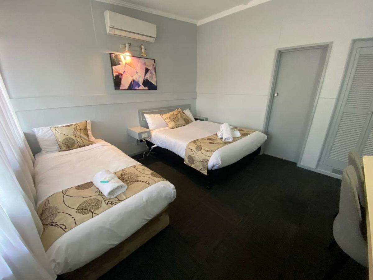 Charlton Motel Екстериор снимка