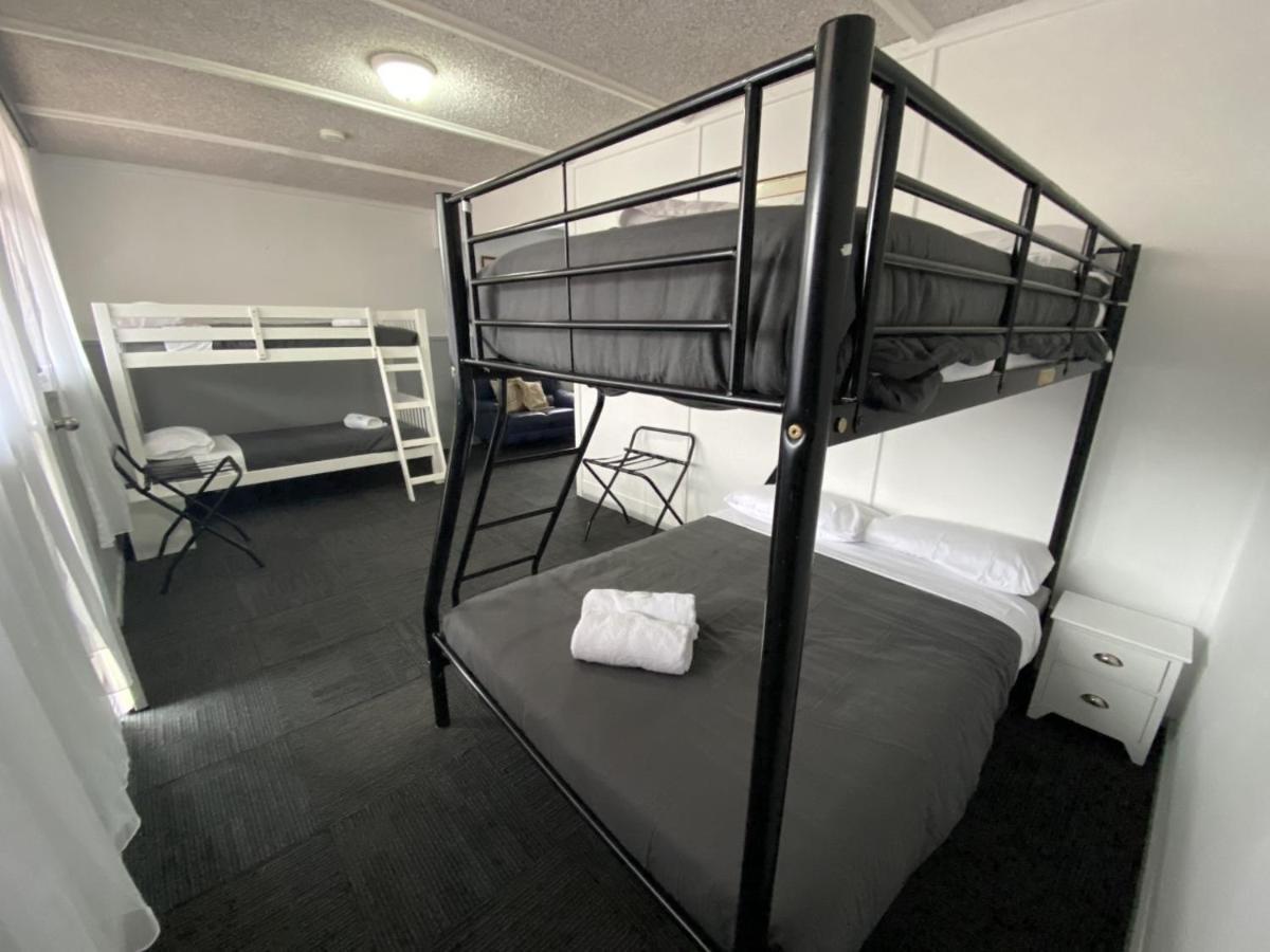 Charlton Motel Екстериор снимка