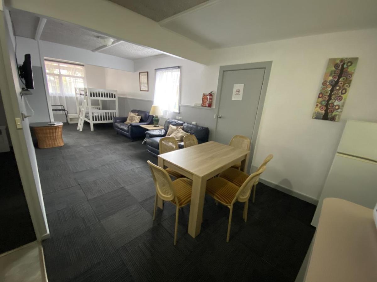 Charlton Motel Екстериор снимка