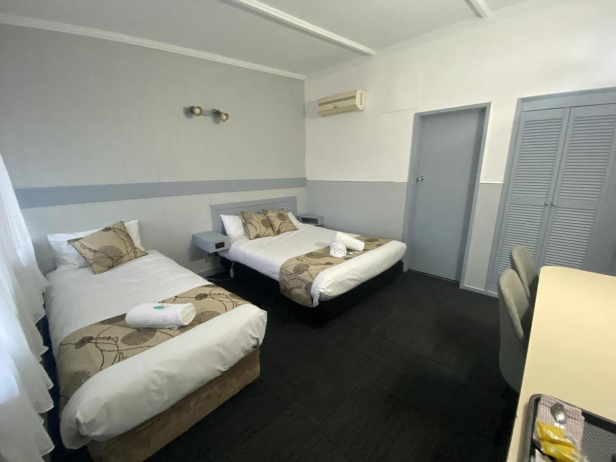 Charlton Motel Екстериор снимка