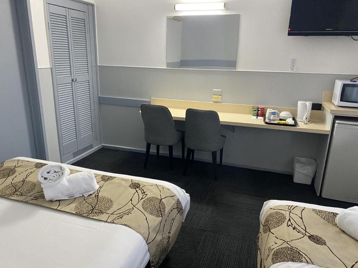 Charlton Motel Екстериор снимка