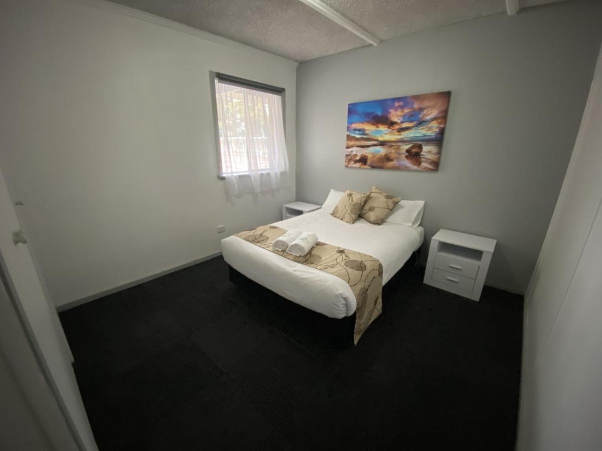 Charlton Motel Екстериор снимка