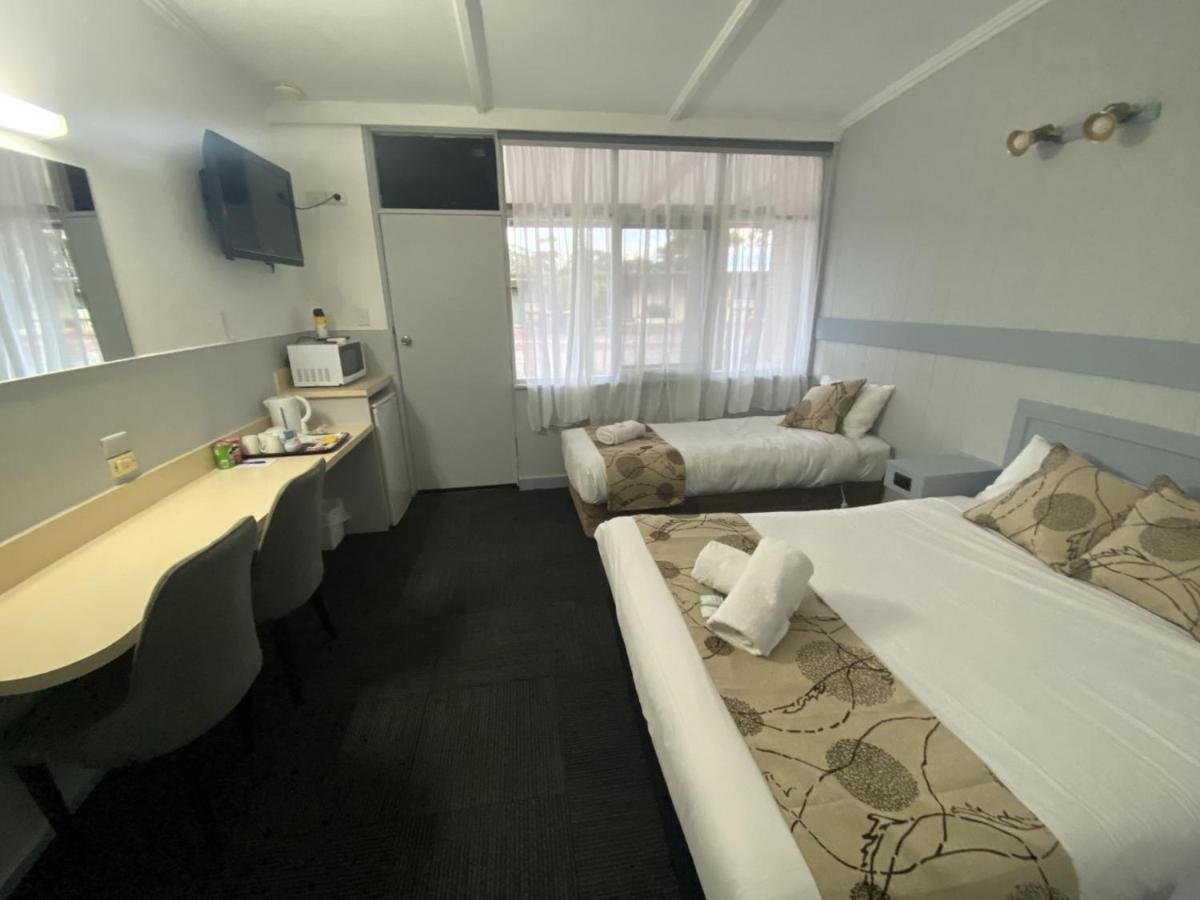 Charlton Motel Екстериор снимка