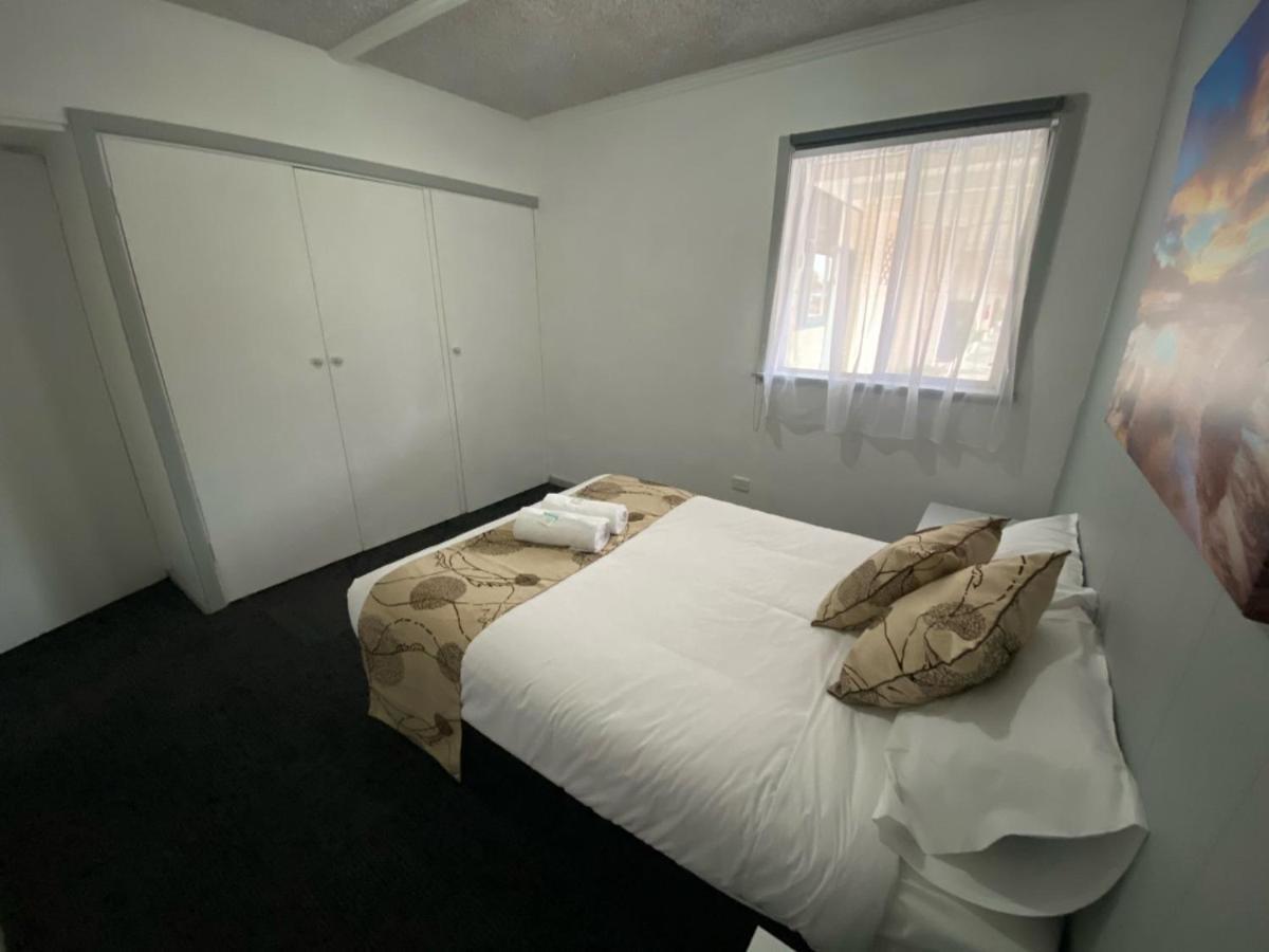 Charlton Motel Екстериор снимка