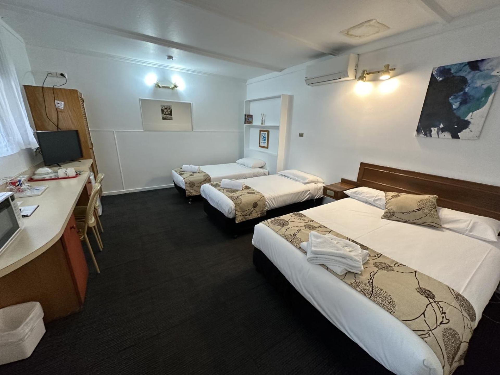 Charlton Motel Екстериор снимка