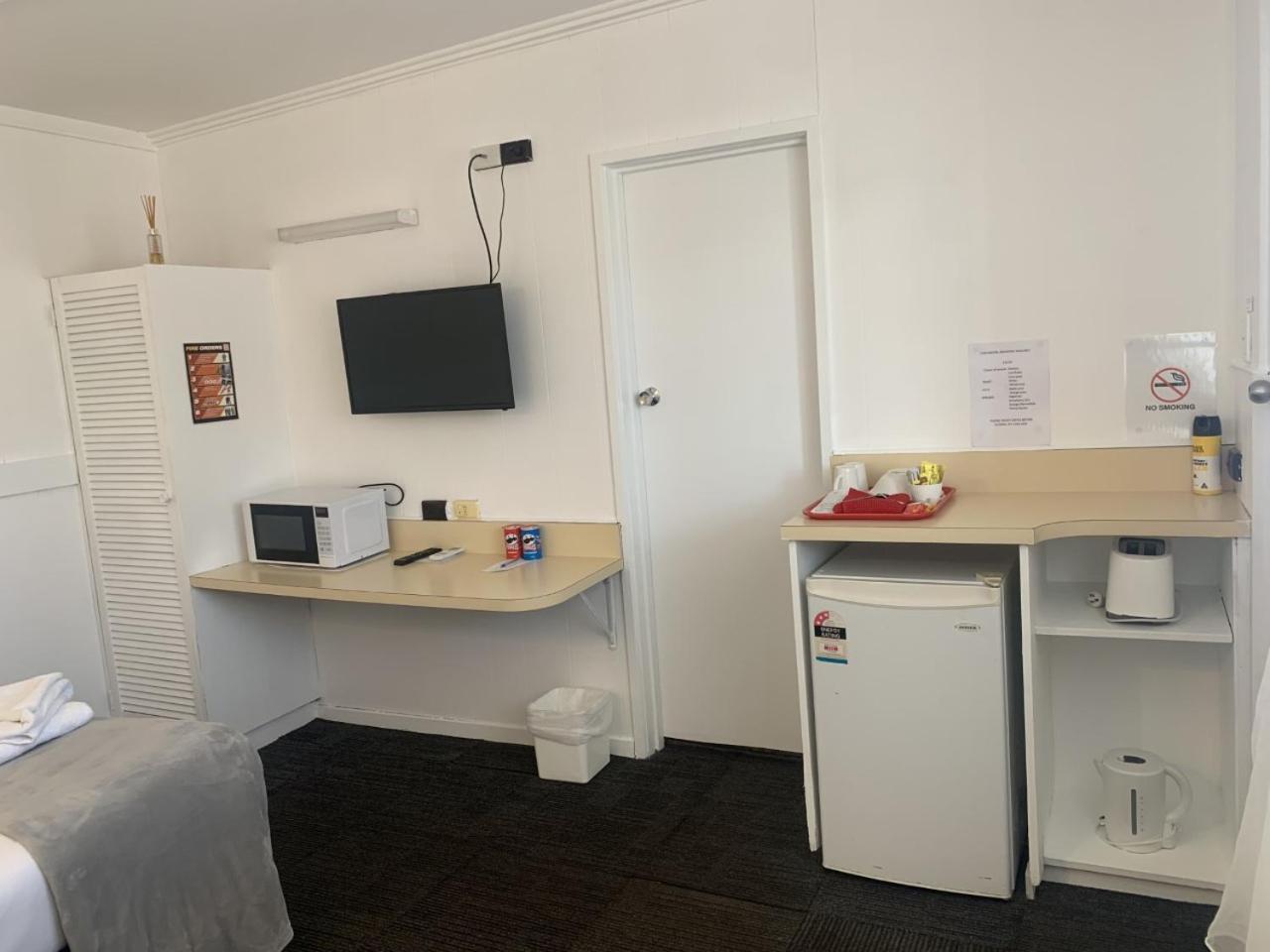 Charlton Motel Екстериор снимка