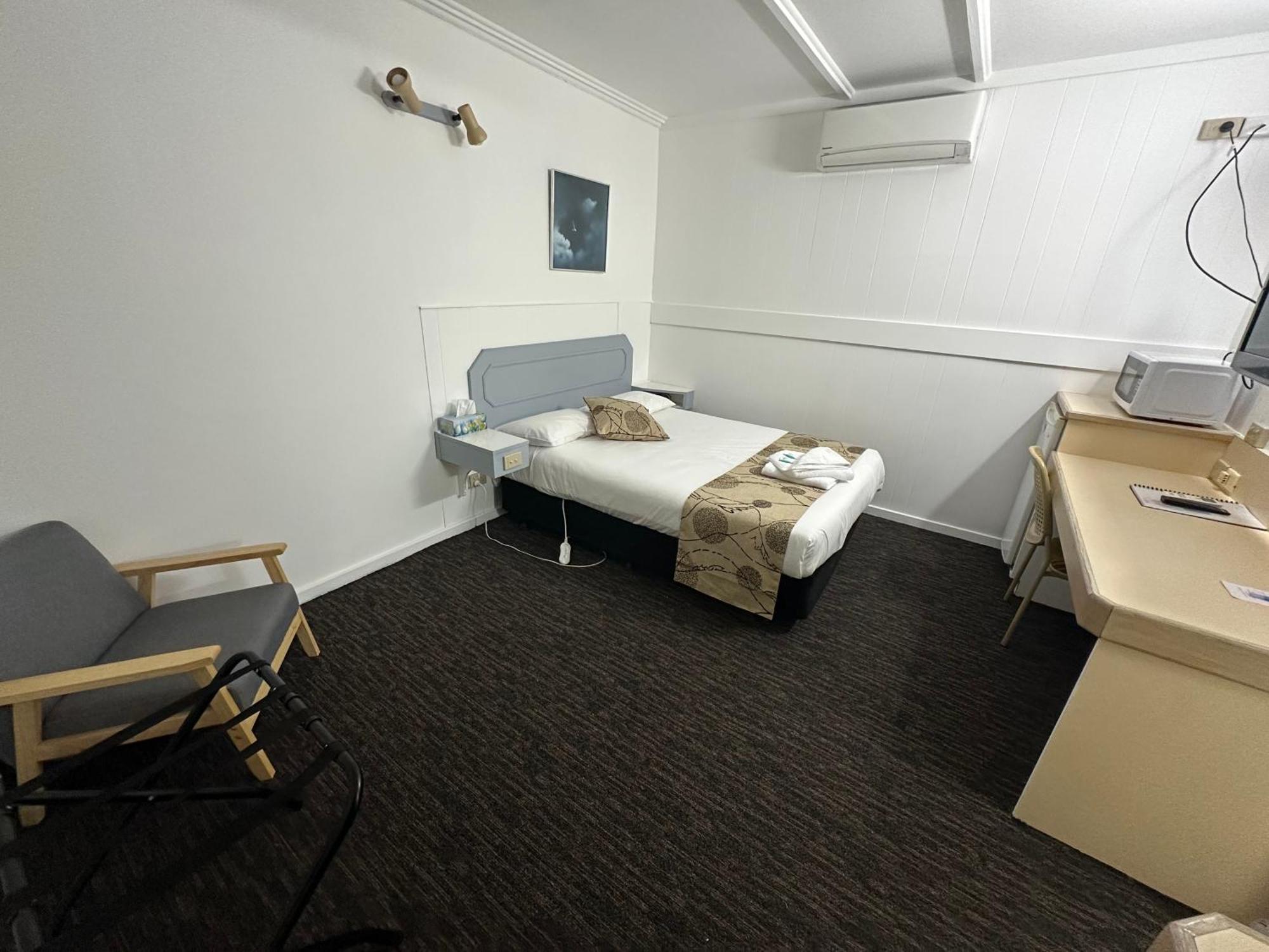 Charlton Motel Екстериор снимка