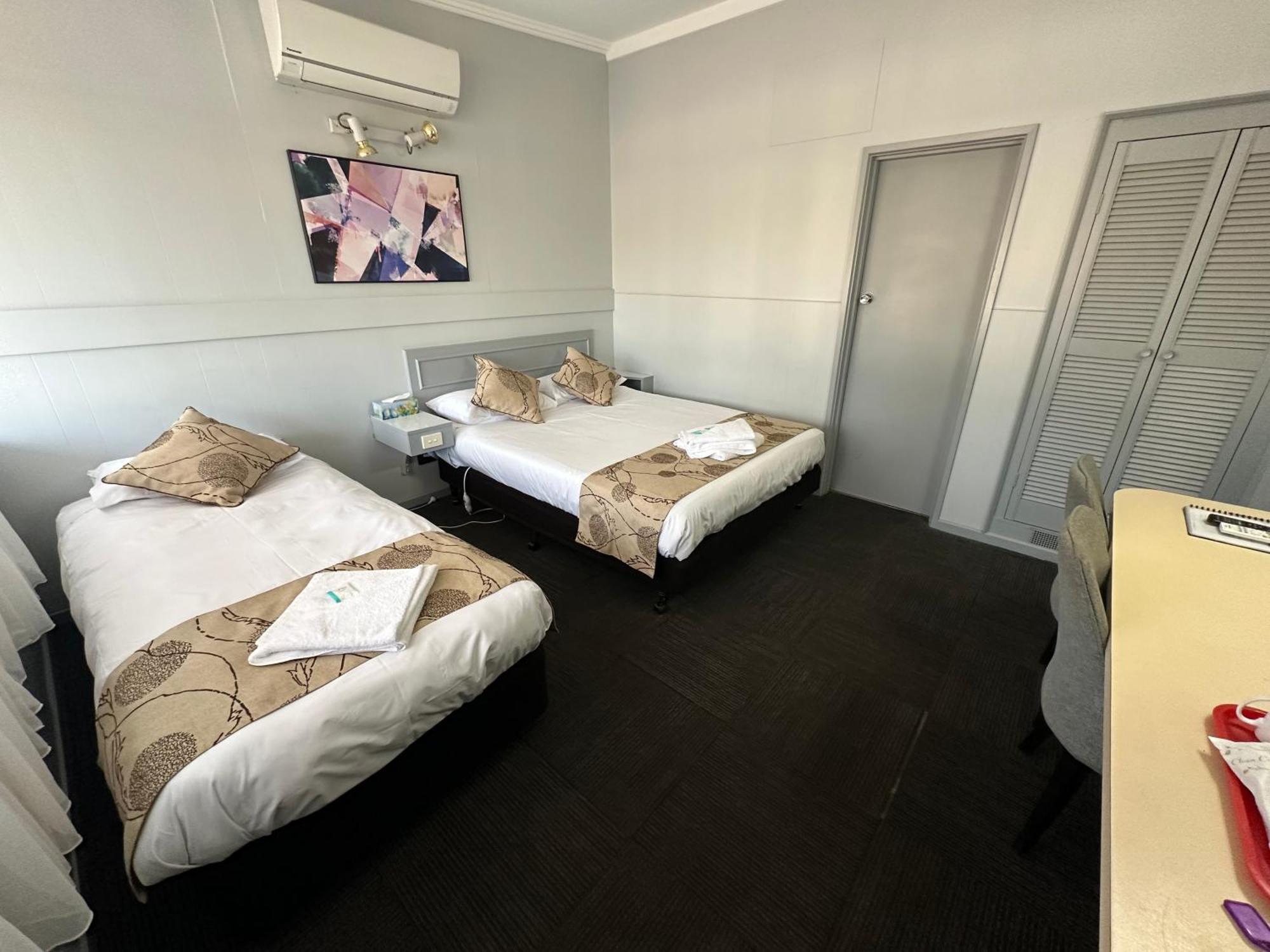 Charlton Motel Екстериор снимка