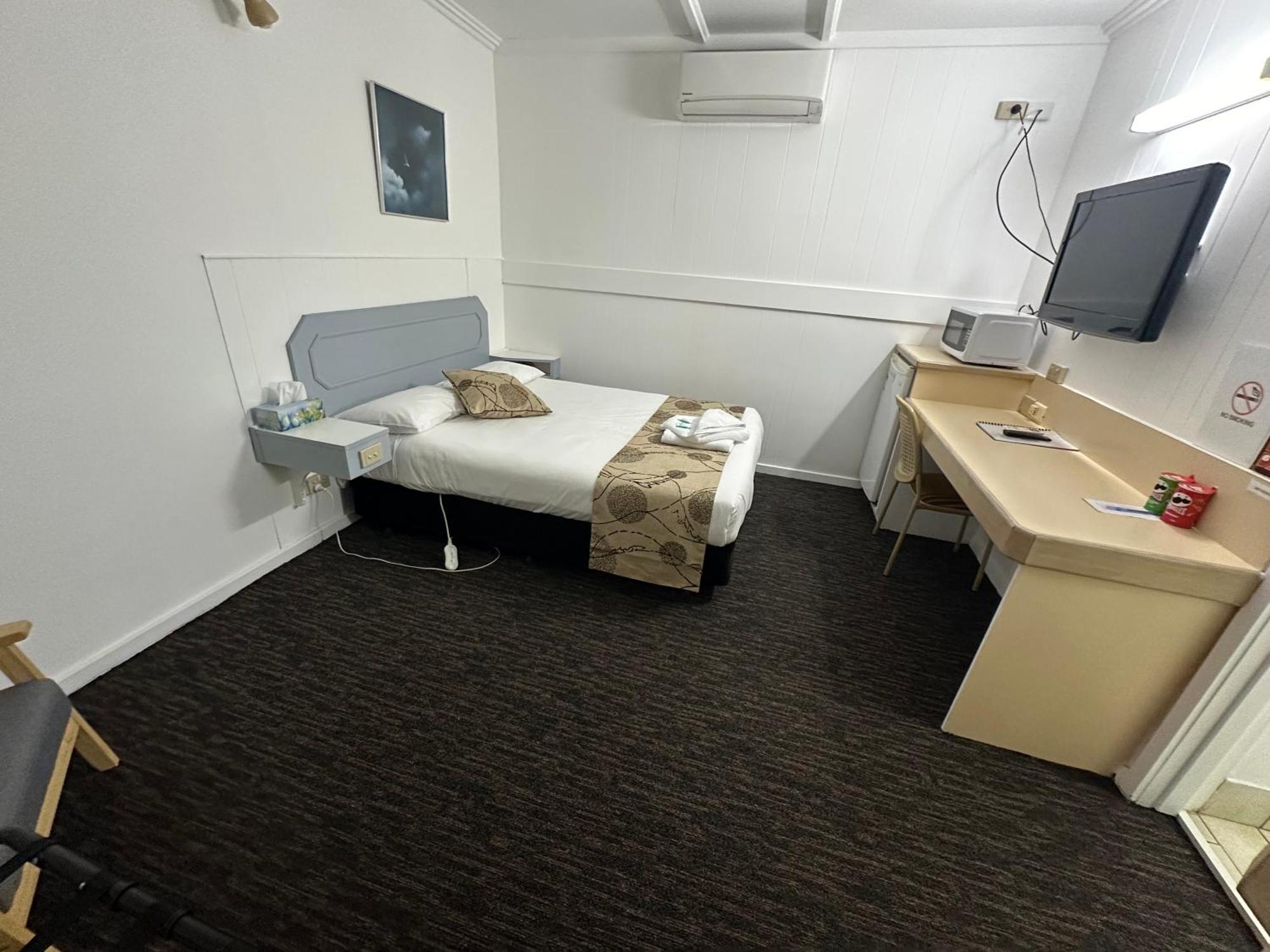 Charlton Motel Екстериор снимка