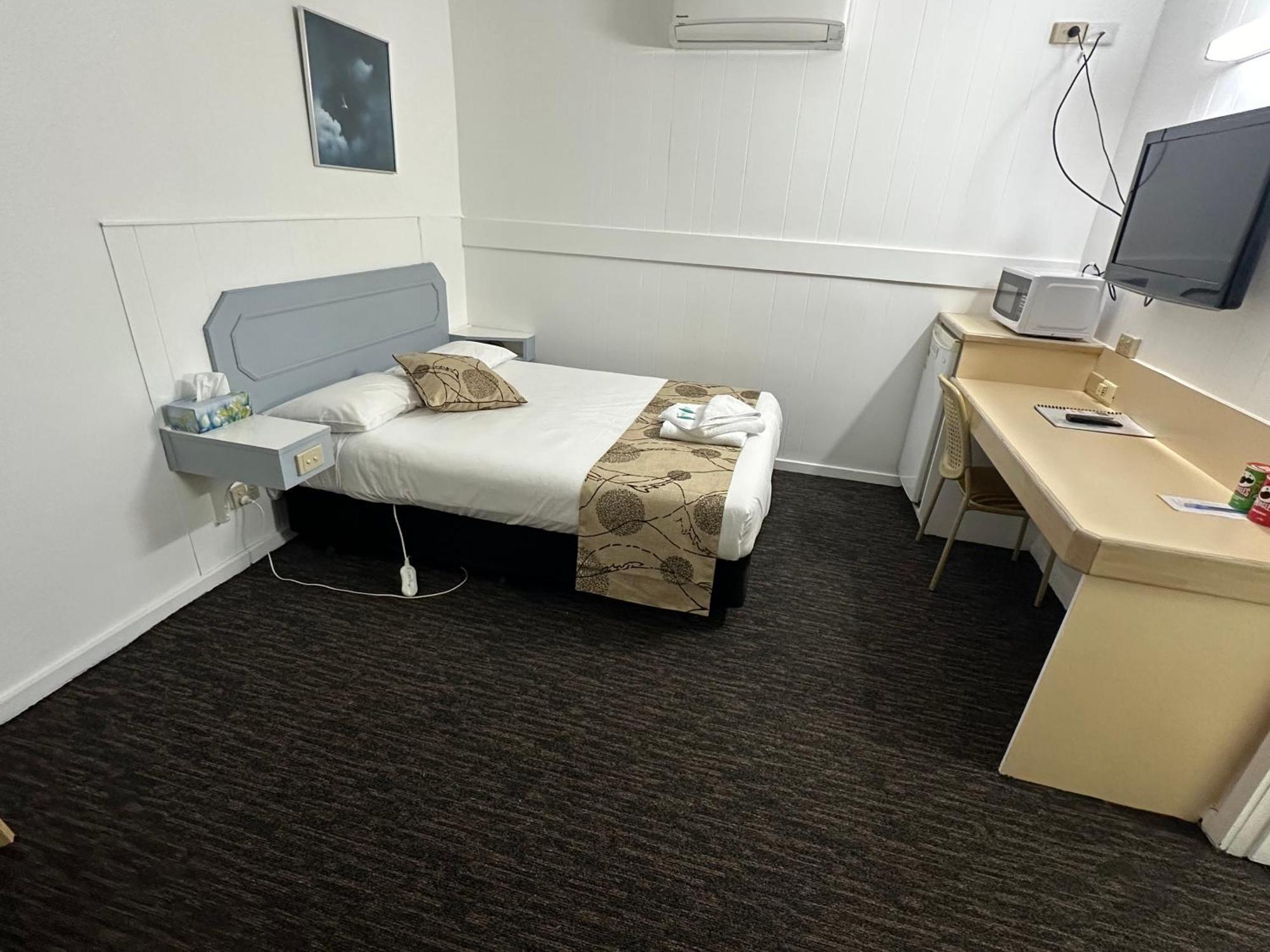 Charlton Motel Екстериор снимка