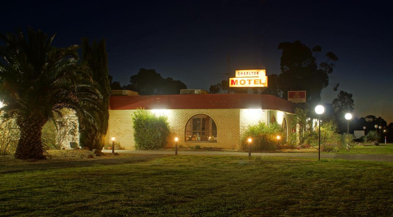 Charlton Motel Екстериор снимка